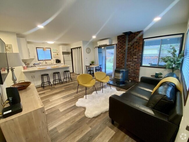 Building Photo - 1419 Syringa Dr Rental
