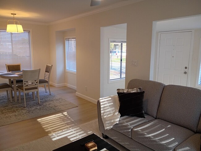 Photo - 1856 51st St