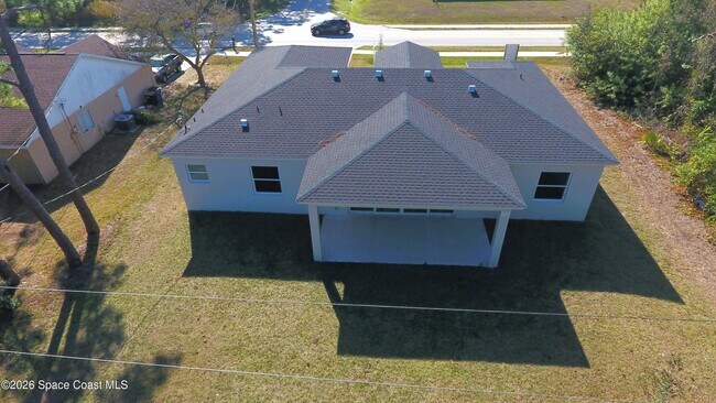 1043 Walden Blvd SE
