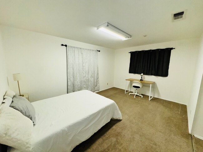 5618 Sir Gareth Dr