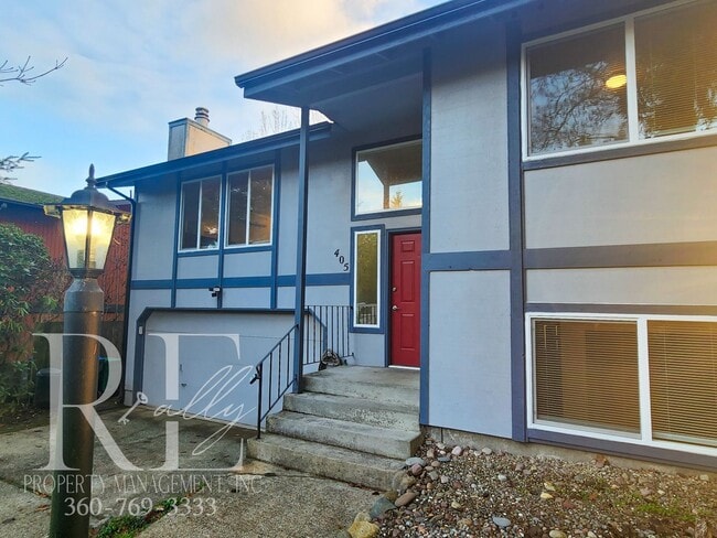 Remodeled w Heat Pump and Large Deck - Remodeled w Heat Pump and Large Deck House