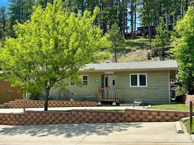 Photo - 109 Pine Ave