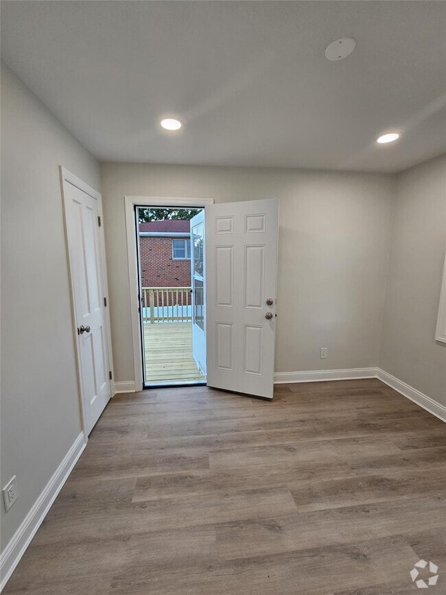 Building Photo - 566 Keller Ave Unit 2nd FL Rental