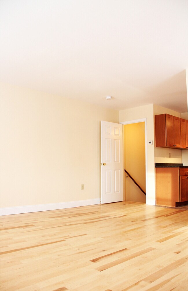 359 St Paul St Unit 4