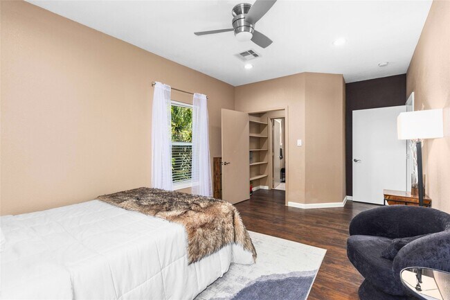 Photo - 5324 Avenue R