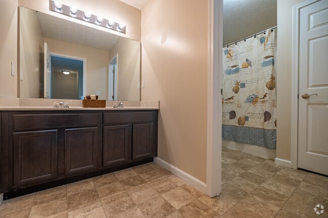 3BR, 2.5BA - 2147SF - Bathroom