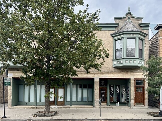Building Photo - 1222 W Grace St Unit K09J