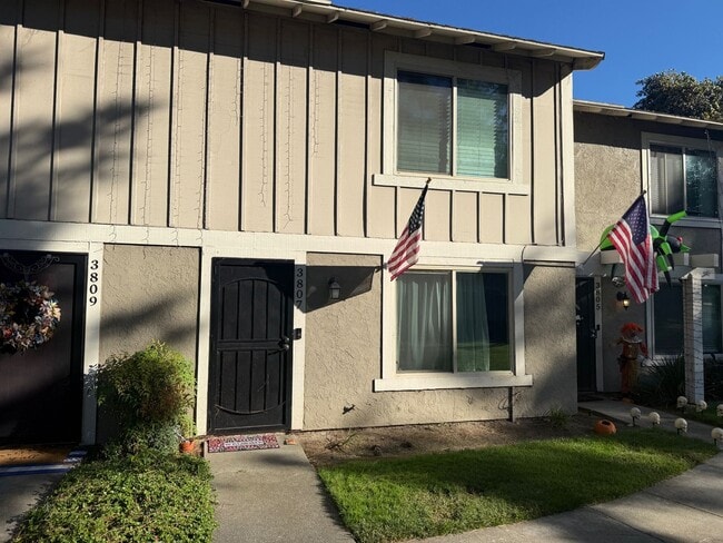 Building Photo - 3 Bed/ 2 bath in La Verne