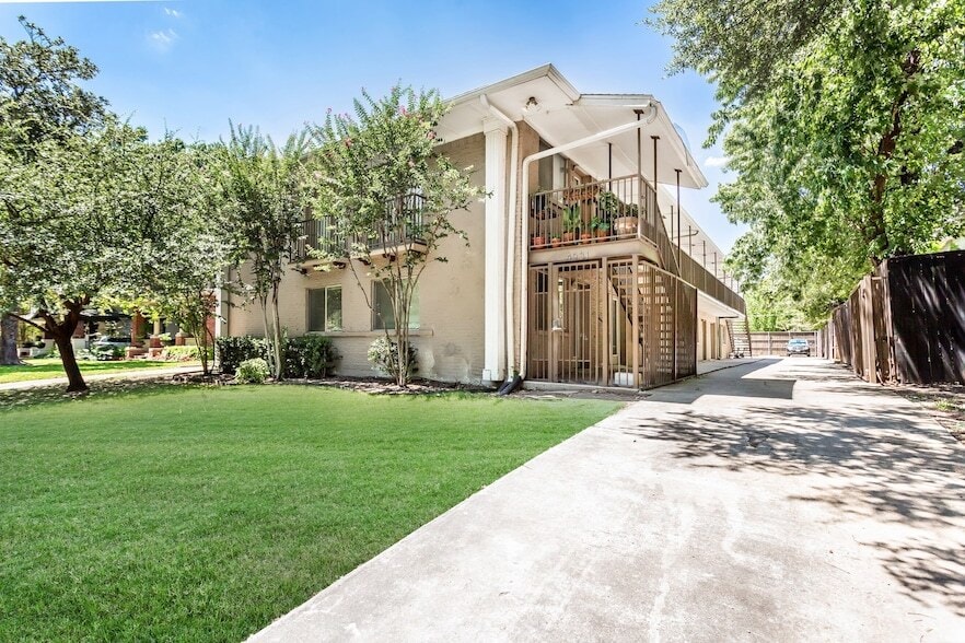 Photo - 4931 Junius St