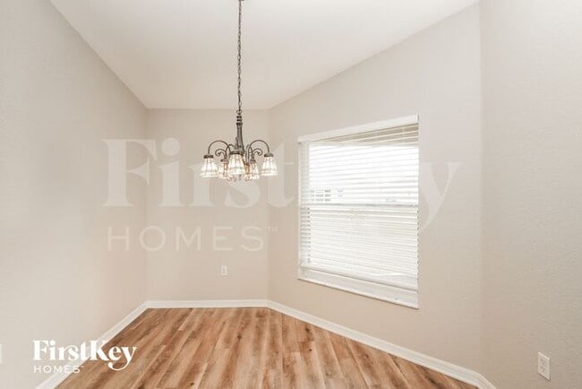 Building Photo - 183 Cloverdale Rd Rental