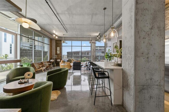 Photo - 800 W 5th St Unit 501