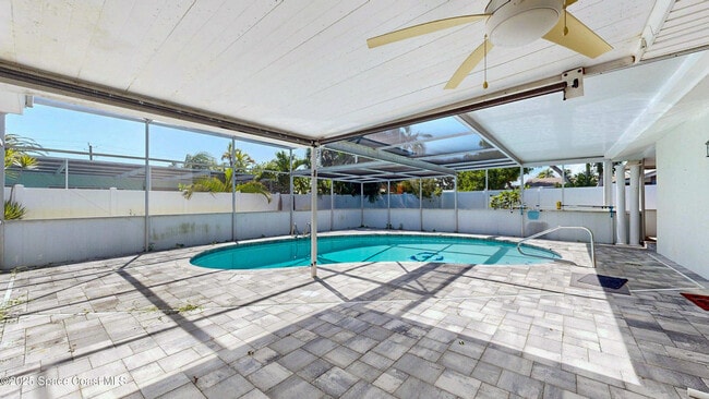 Photo - 410 Finch Dr