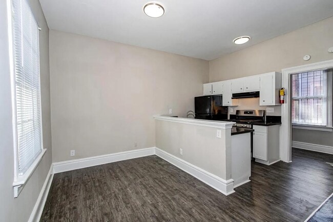 Photo - 256 Walker St