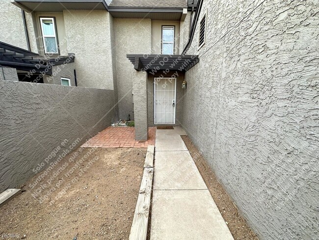 Photo - 2 br, 1.5 bath Condo - 2338 W Lindner Ave ... Unit 50