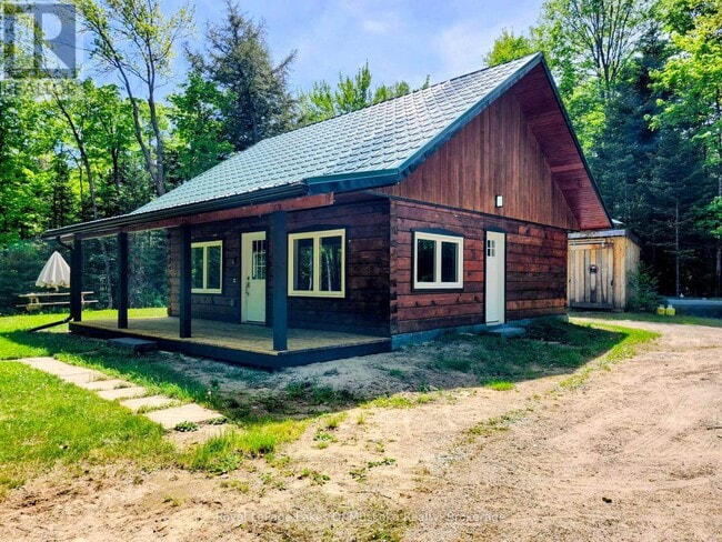 Photo - 3997 Chetwynd Rd