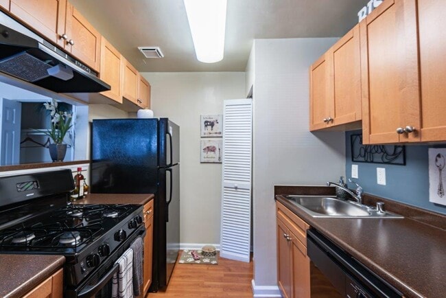 Photo - Parke Laurel Apartment Homes