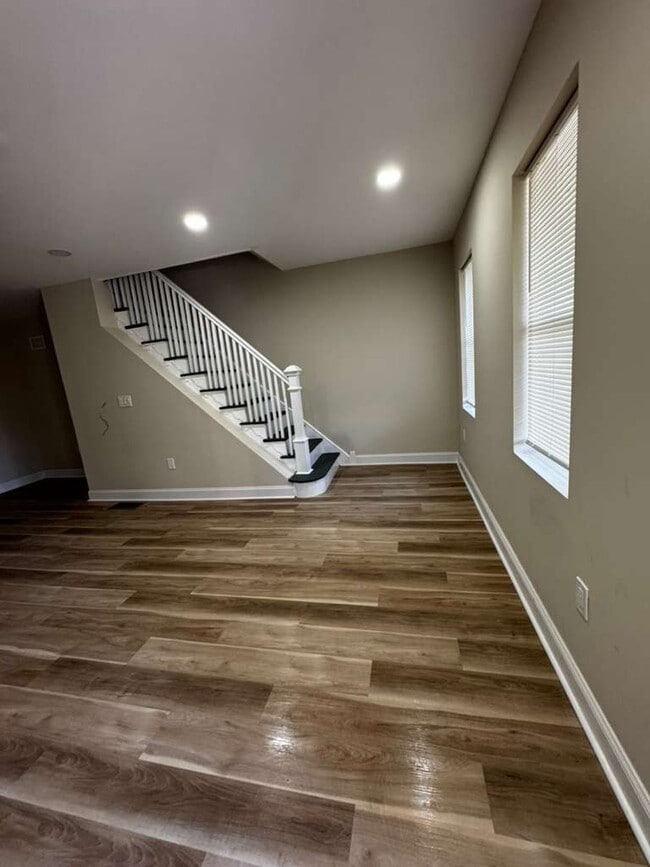 Photo - 114 E Ruscomb St