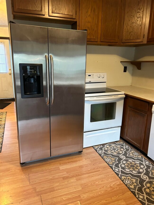 Photo - 213 Spotswood Ln