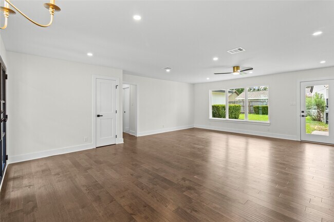 Photo - 2823 Stetson Ln