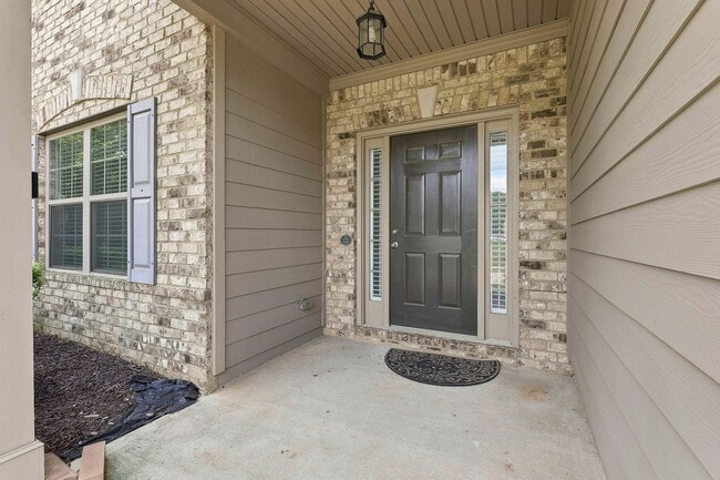 Photo - 636 Amrose Way
