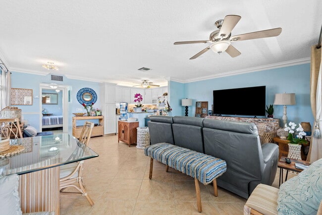 Photo - 850 Horizon St E Unit 309