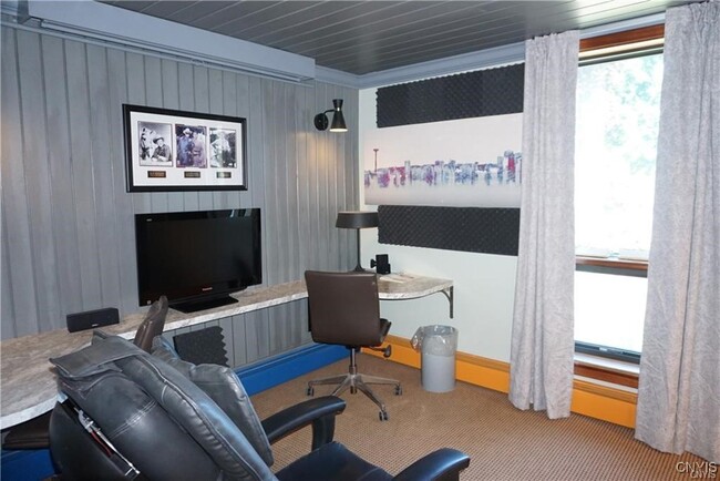 Photo - 124-40 Swansea Ave