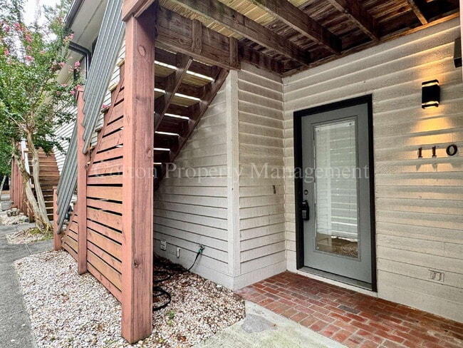 Building Photo - 1507 Military Cutoff Rd Unit 110 Rental