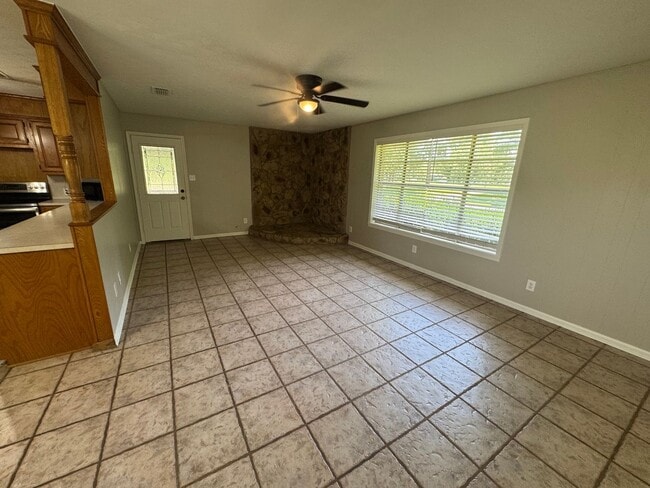 Photo - 8174 FM 1402