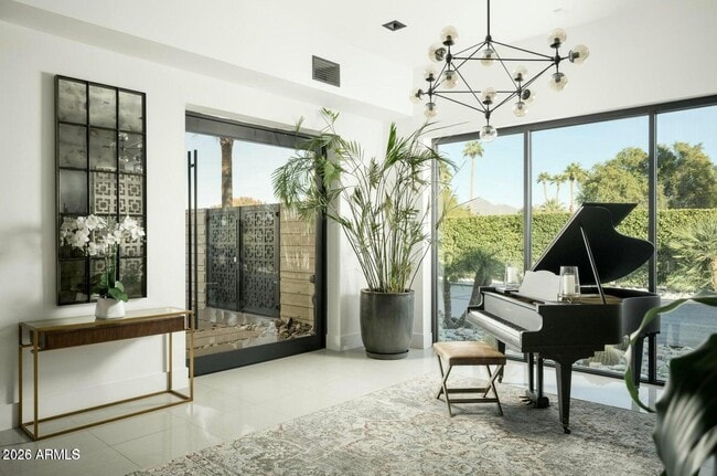 Photo - 8011 E Larkspur Dr