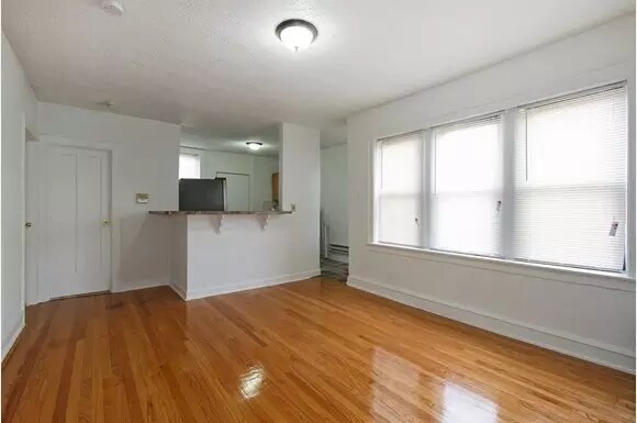 Photo - 8456 S Wabash