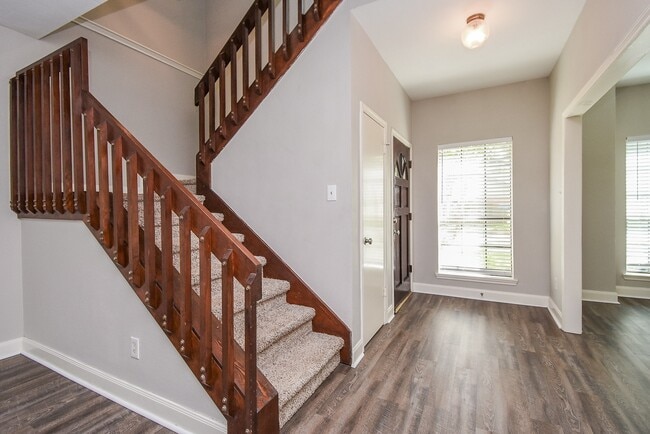 Photo - 3030 Great Lakes Ave