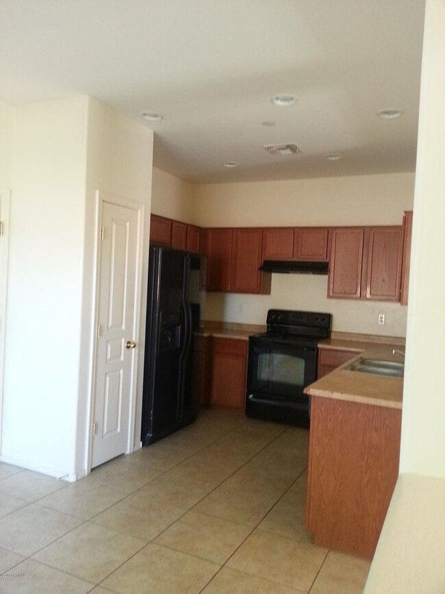 Photo - 66 E Catclaw St