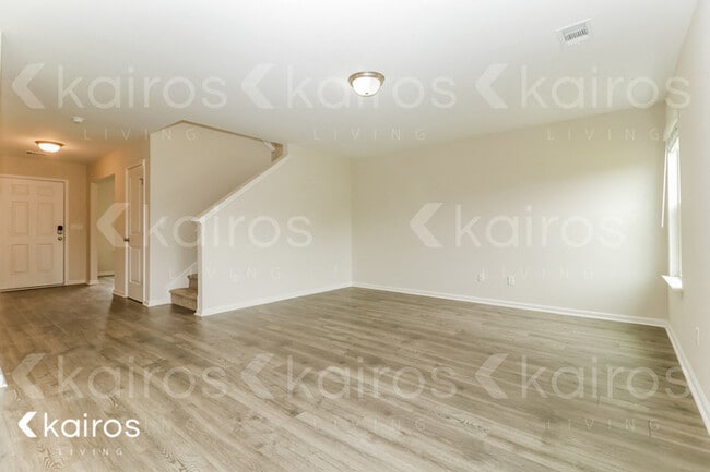 Photo - 22 Red Oak Dr.