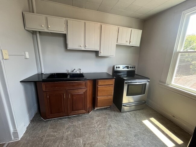 Photo - 714 W Poplar St Unit 2