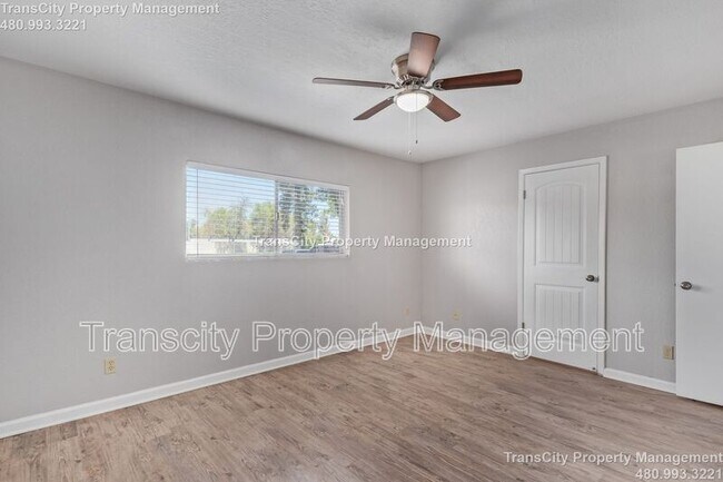 Photo - 520 N Stapley Dr