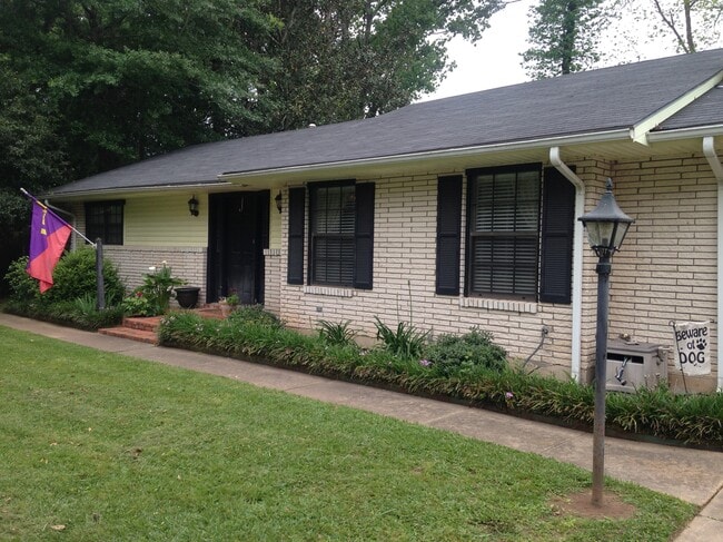 Photo - 5808 Hiawatha Dr