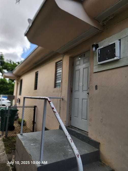 Photo - 831 SW 31st Ct Apartment Unit 831E