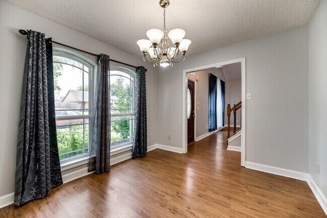 Photo - 4460 Junction Dr