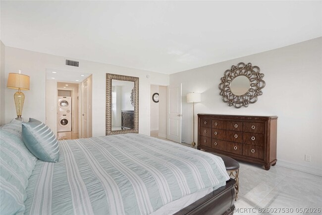 Building Photo - 3430 Galt Ocean Dr Unit 304