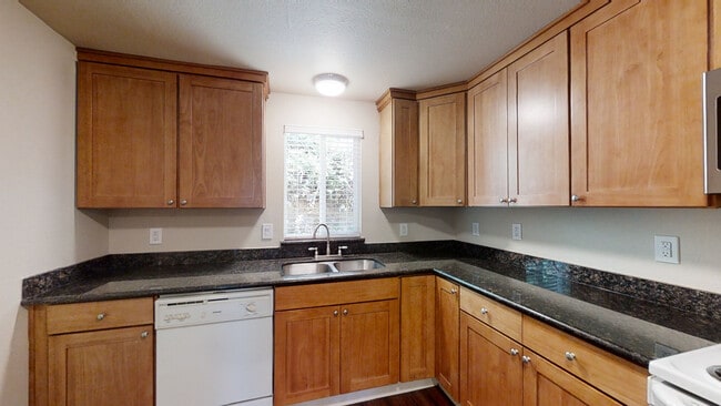View of Trees/Granite Counters - 3925 Mason Loop Rd Unit 3925 Mason Loop Apt A