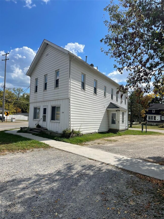 Building Photo - 8536 Perry Rd Unit 3