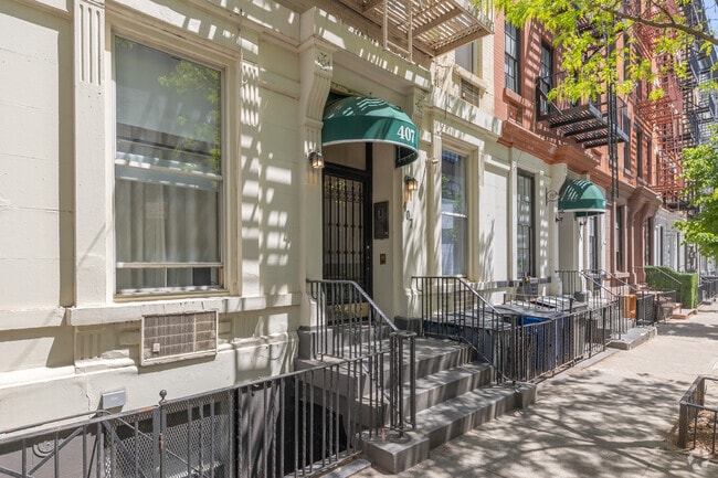 Photo - 407 E 87th St