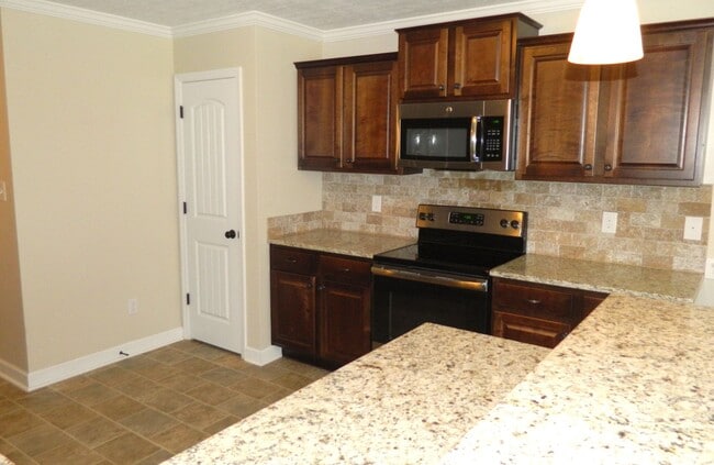 Building Photo - 7018 Summerton Dr Rental