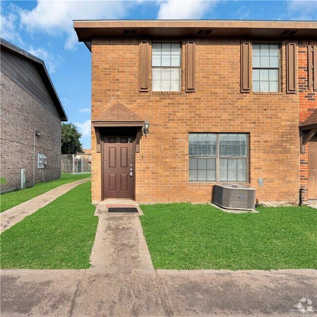 Building Photo - 2201 S Jackson Rd Unit I 7 Rental
