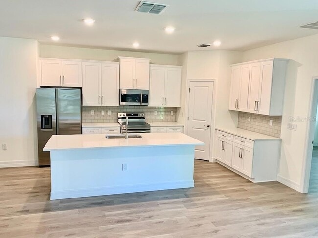 Photo - 21475 Seaton Ave