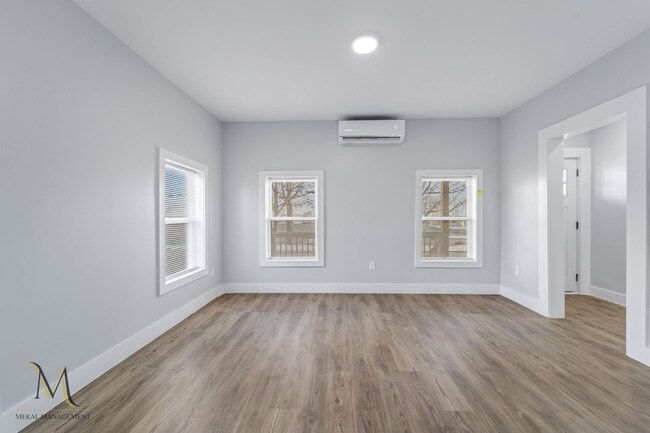 403-405-405 S Elm St Unit Second Floor