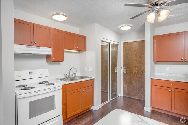 Interior Photo - Edgerton Highlands Rental