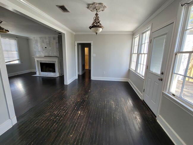 Photo - 6014 College Dr