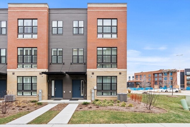 Photo - 343 Summit Cir