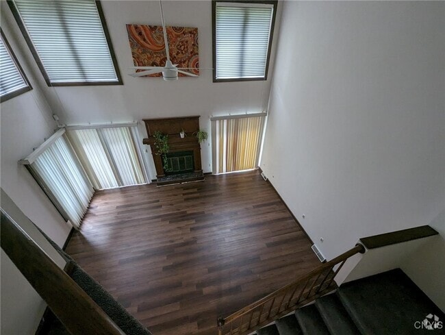 Building Photo - 1246 James St Rental